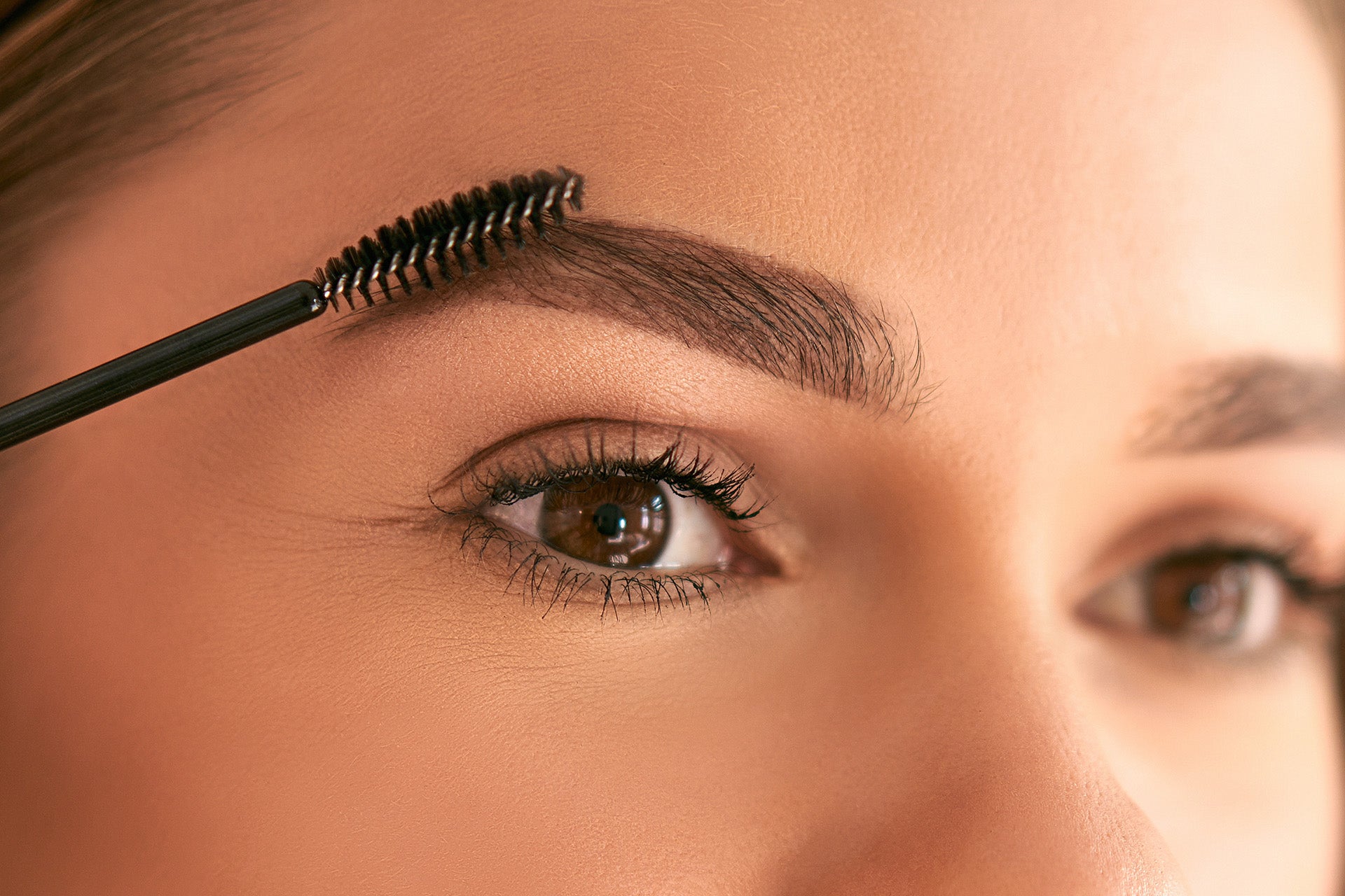 C'est quoi un mascara sourcil ? Tout savoir sur ce produit de maquillage