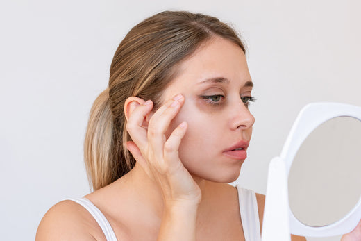 6 erreurs make-up qui vous donnent un air fatigué