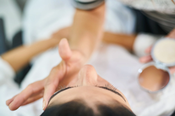 Micrograyling : Qu'est ce que cette nouvelle technique de maquillage permanent ?
