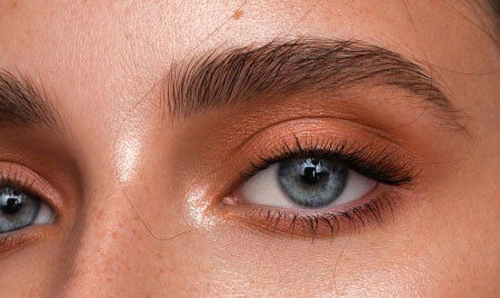 Sourcils : quelles erreurs éviter pour ne pas paraître plus âgée !