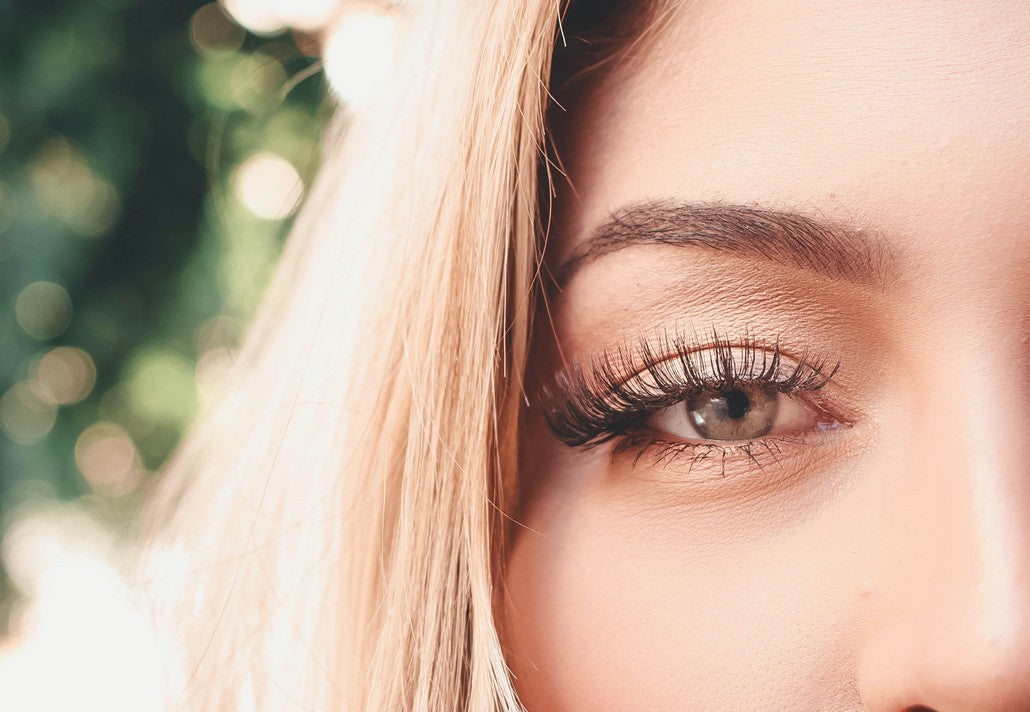 Extension de cils, tout ce qu’il faut savoir avant de se lancer