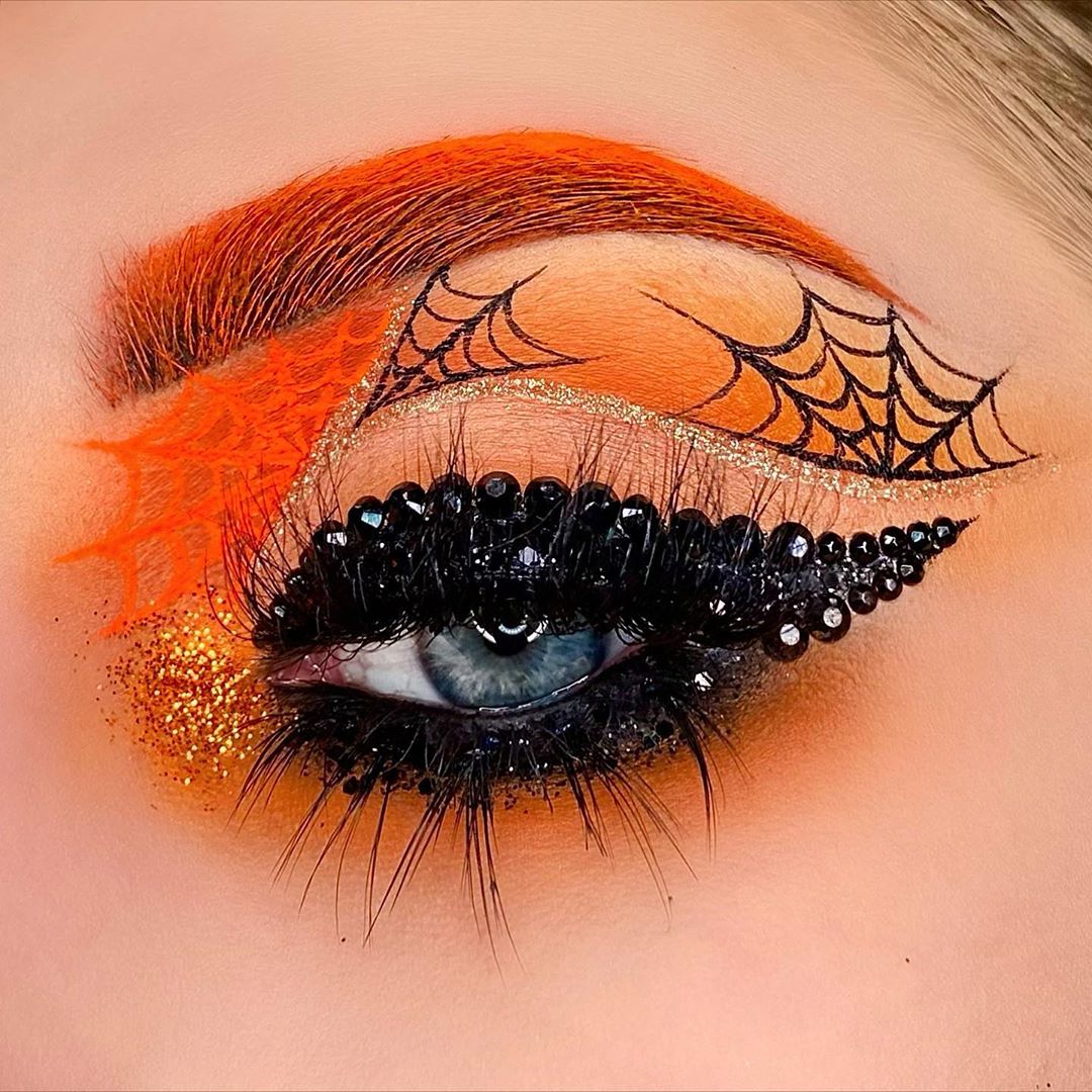 Comment maquiller ses sourcils pour Halloween ?