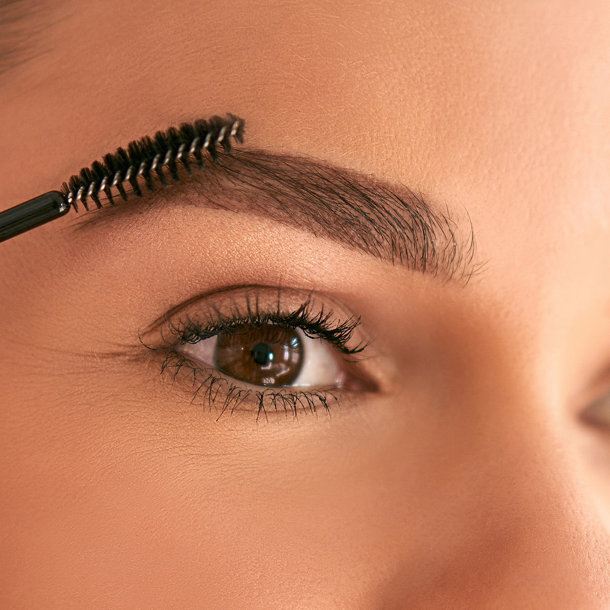 why is everyone drawing on their eyebrows