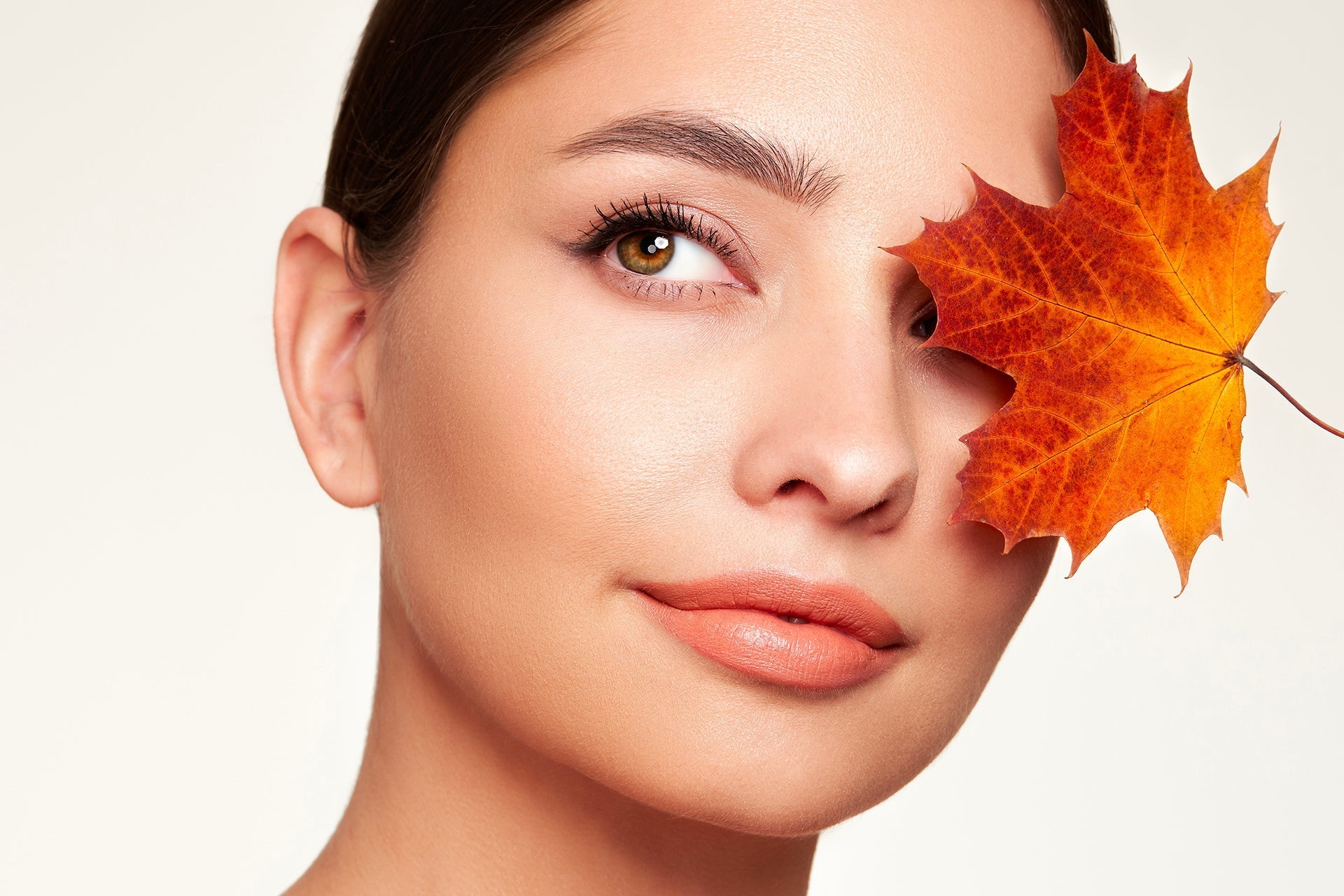 Maquillage des yeux : les erreurs à éviter quand la lumière baisse en automne