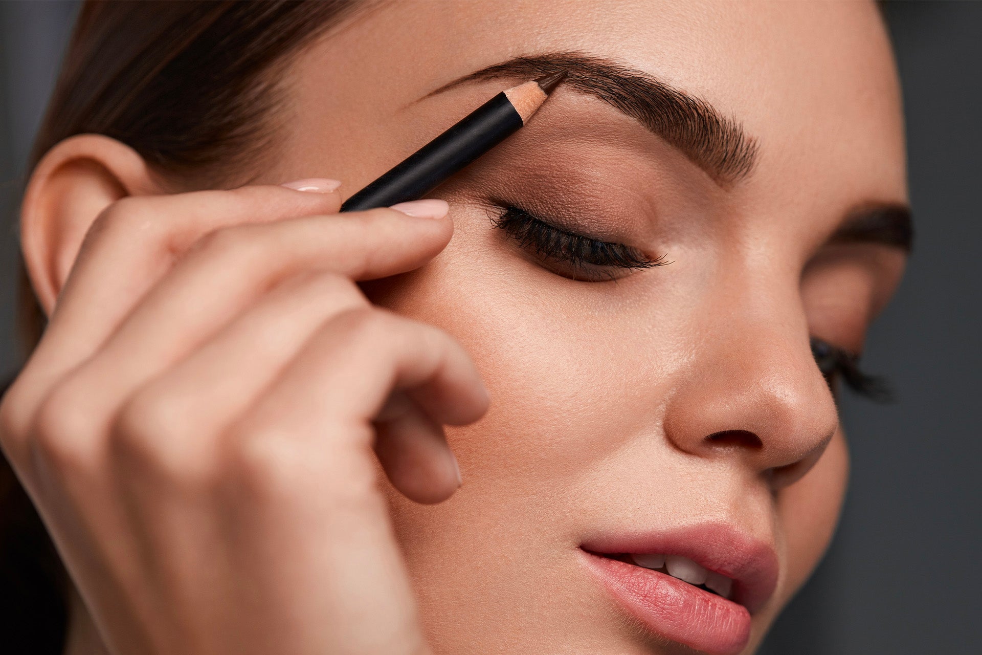 Quelle est la meilleure routine maquillage sourcils ?