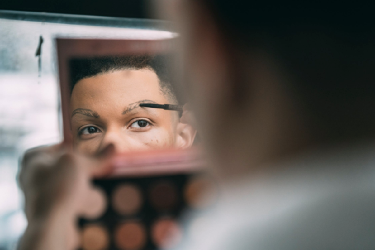 Sourcils peu fournis, que faire ?
