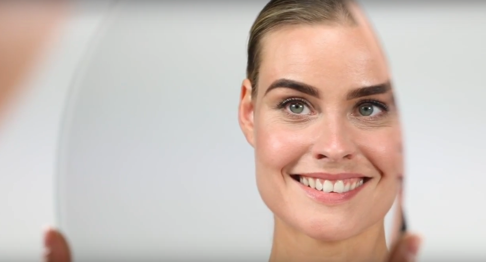 Teinter ses sourcils avec de l’autobronzant, bonne ou mauvaise idée ?